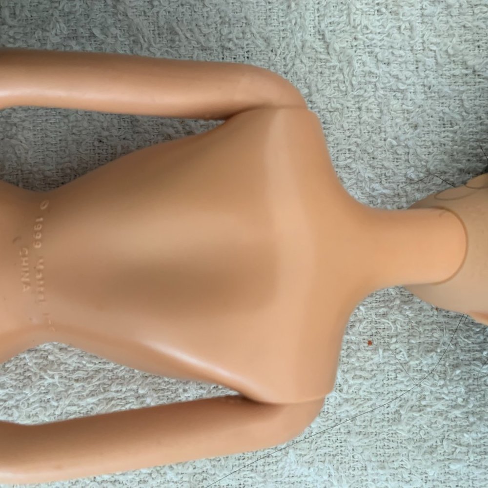 Vintage 90s Mattel Barbie Doll with Black Hair - Picture 4 of 6